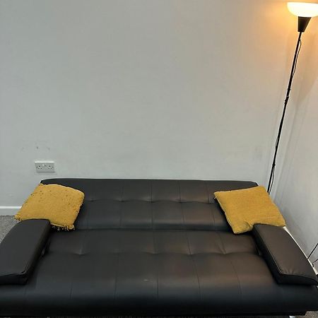 Apartment In Bham City Centre Free Parking Sleeps 3 Birmingham Bagian luar foto